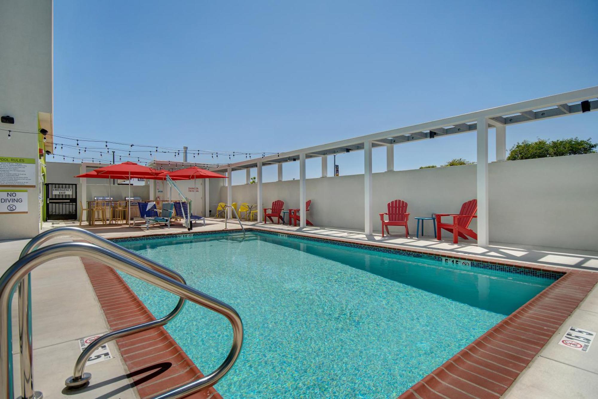 Home2 Suites By Hilton Garden Grove Exterior photo
